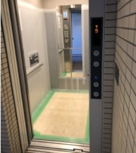 エレベーターの夢の意味 乗る 上がるなど夢占いの吉凶は 運気アップしてハッピーを引き寄せる開運ブログ