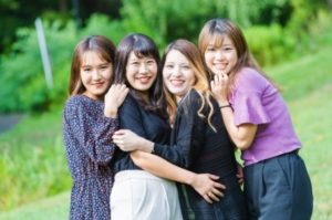 夢占い昔の友達の夢の意味 再会 電話 たくさん 遊ぶ 運気アップしてハッピーを引き寄せる開運ブログ